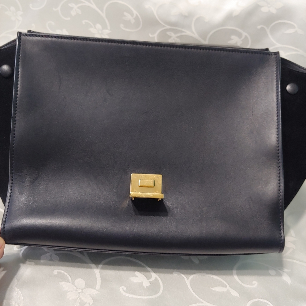 Celine Croc Embossed Medium Trapeze - Picture 11 of 16